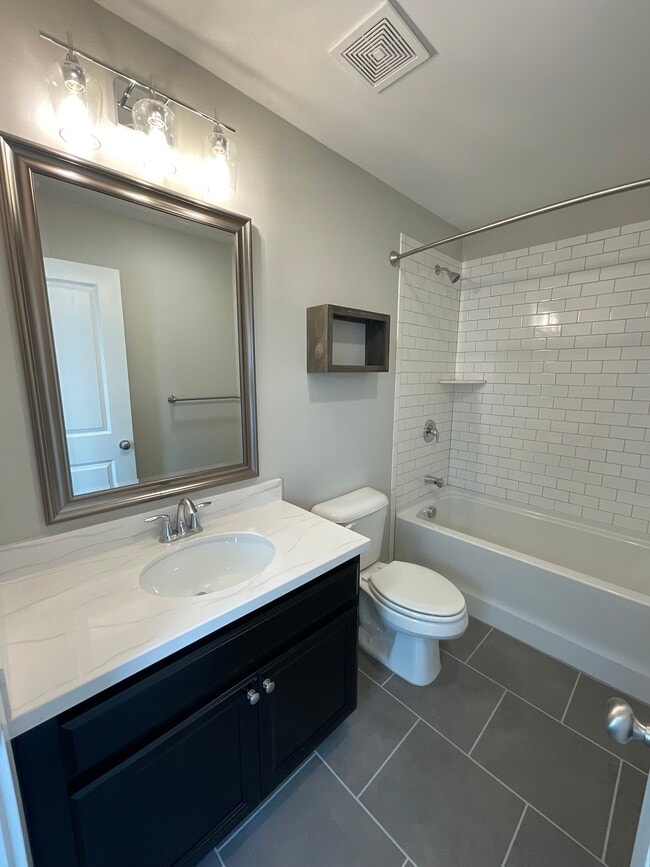 Building Photo - 2308 Echelon Ln