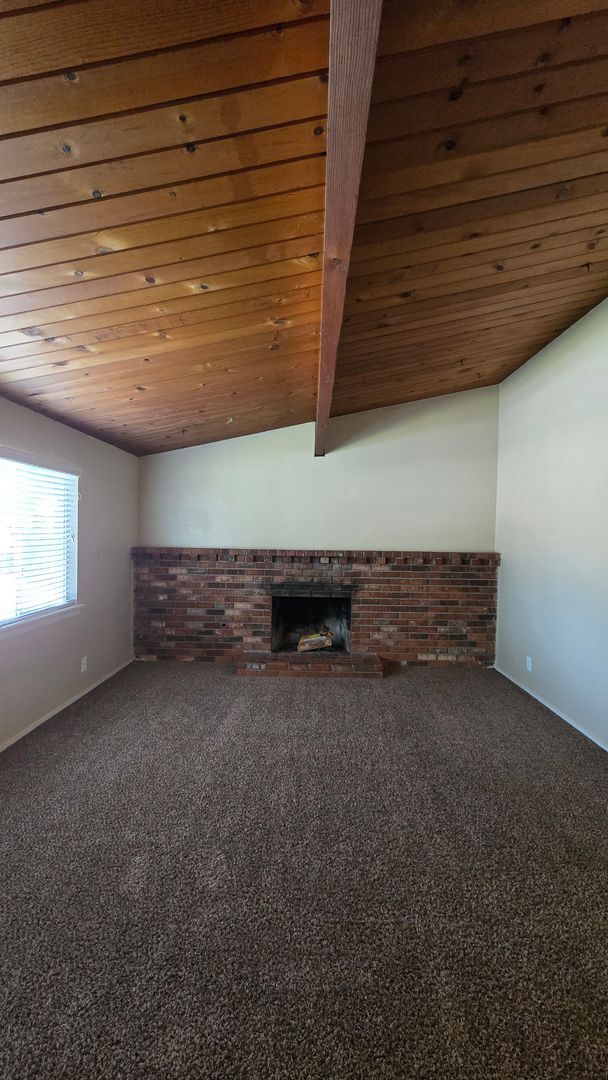 Building Photo - 2707 Wenatchee Ave