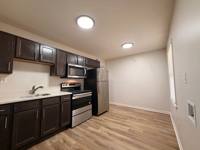 Building Photo - 1329 Watts Rd