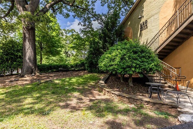 Building Photo - 520 Park Ave SE