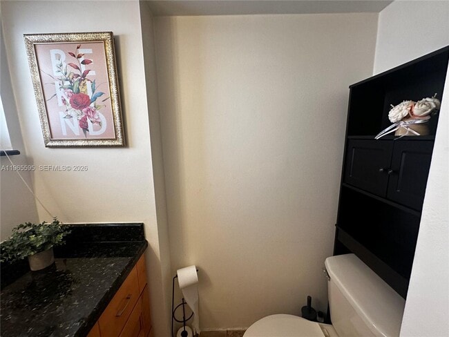 Building Photo - 410 SE 2nd St