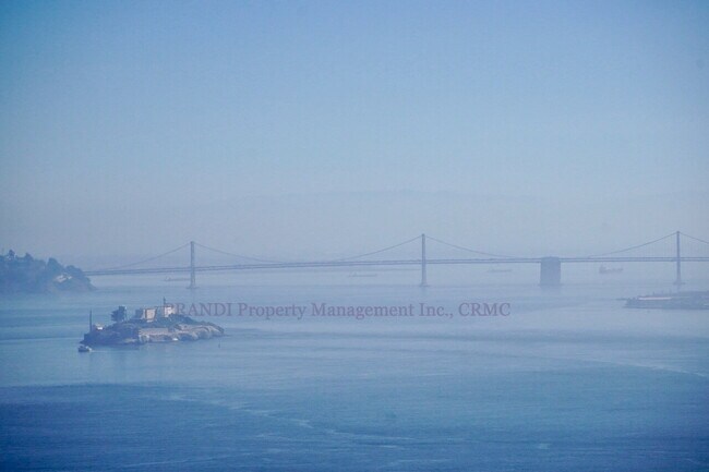 Building Photo - Unmatched Quality and Unparalleled Views F...