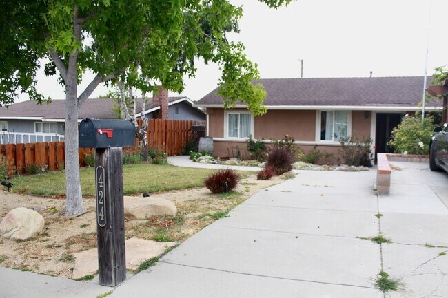 Building Photo - Charming 3-Bedroom Home with Fireplace & Private Yard – South B St, Lompoc