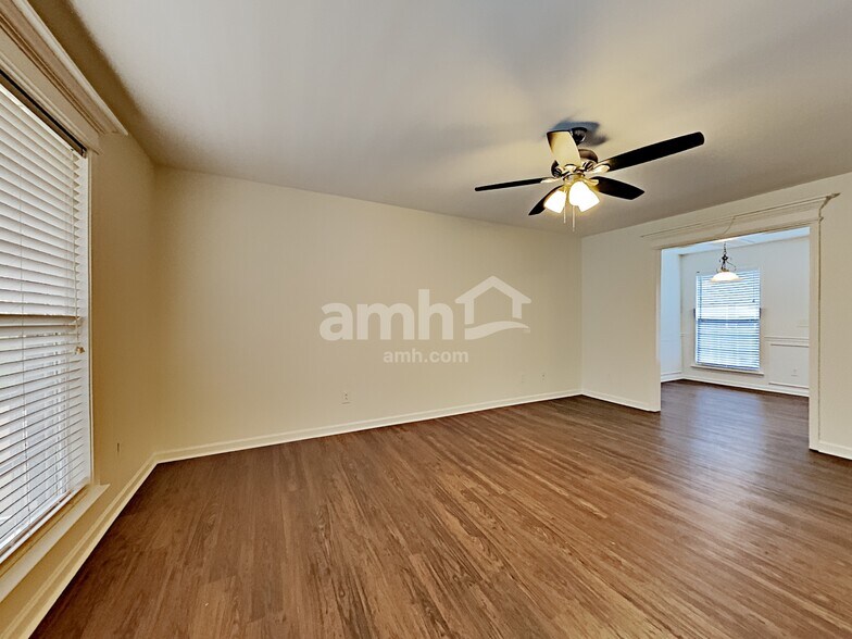 Building Photo - 3318 Diamond Ct