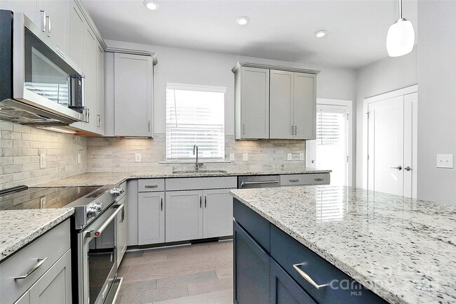 Building Photo - 3726 Sky Haven Dr