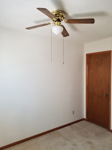 Building Photo - 916 44th Ave Ct