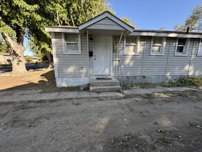 Building Photo - 1285 E 4th N