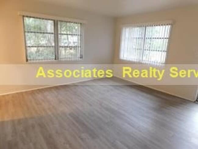 Building Photo - Adams &amp; Federici-911 &amp; 913