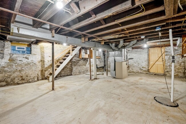 Building Photo - 410 Lorenz Ave