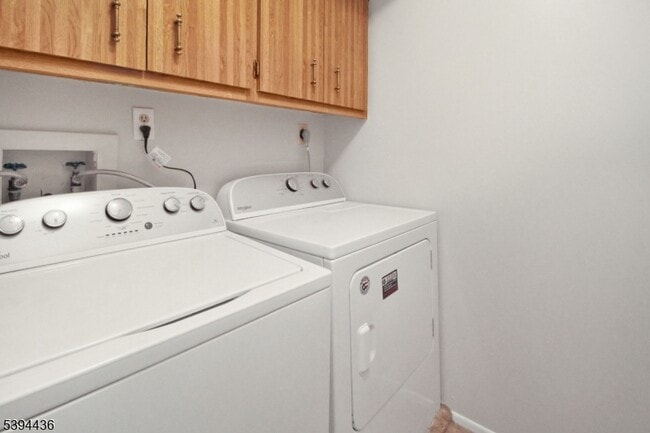 Building Photo - 70 Meadowview Dr