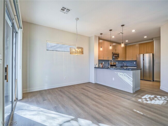 Building Photo - 1510 Fieldbrook St