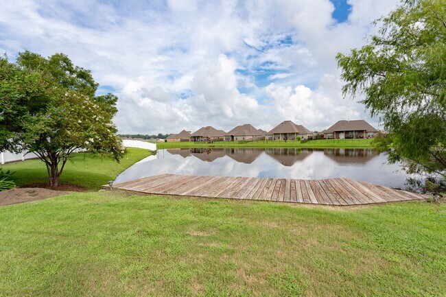 Building Photo - 3 Bedroom House in Addis with Pool, Gazebo...