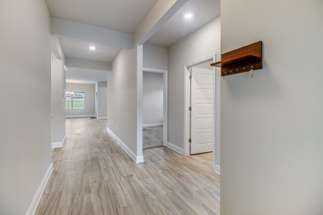 Building Photo - 5468 Overland Dr