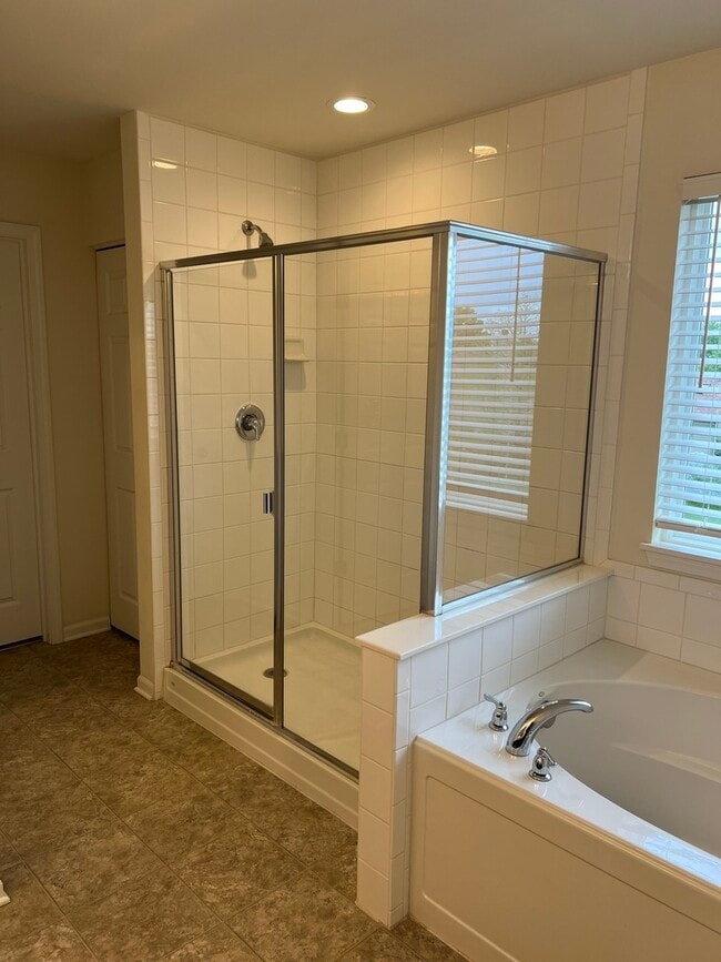 Building Photo - 654 Otter Way
