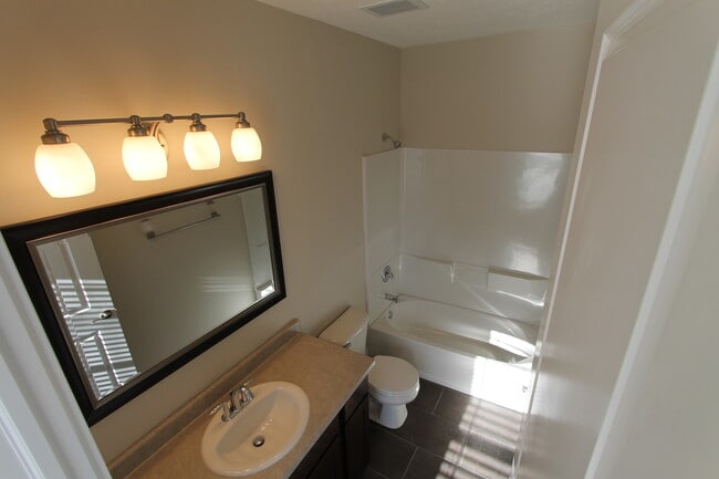 Building Photo - Luxury Finishes - Top-Floor Duplex Unit -- Mid-Town with a View