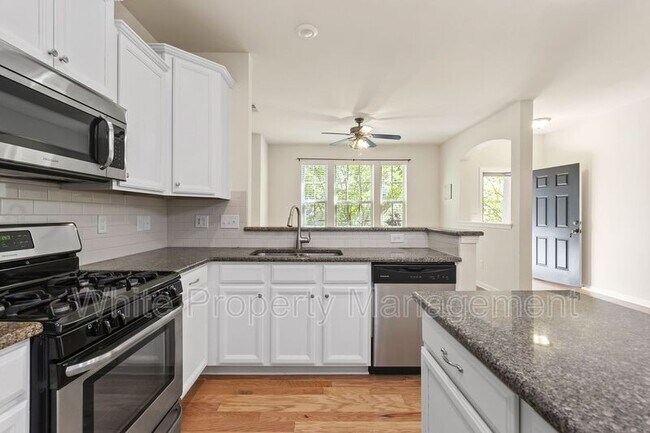 Building Photo - 5022 Mockernut Ln