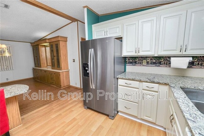 Building Photo - 1706 Fox Hill Dr