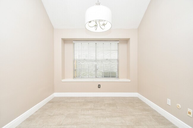 Building Photo - 14935 Chestnut Falls Dr