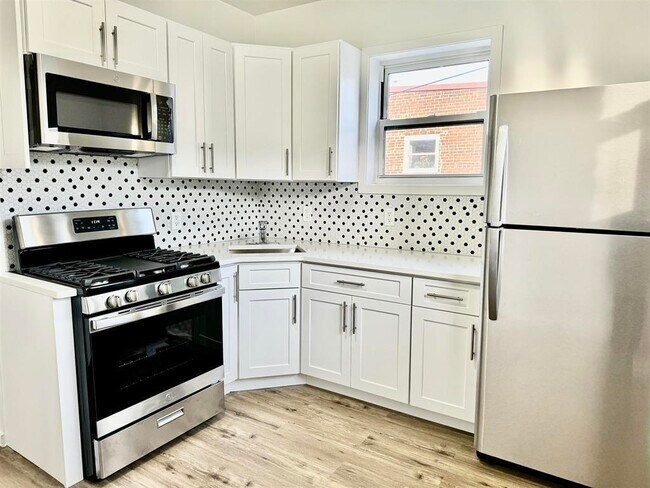 Primary Photo - 1601 UNION Tpke