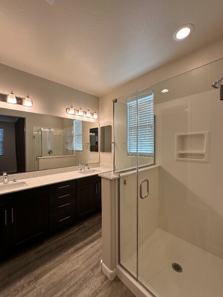 Building Photo - 2090 S Dorsey Ln