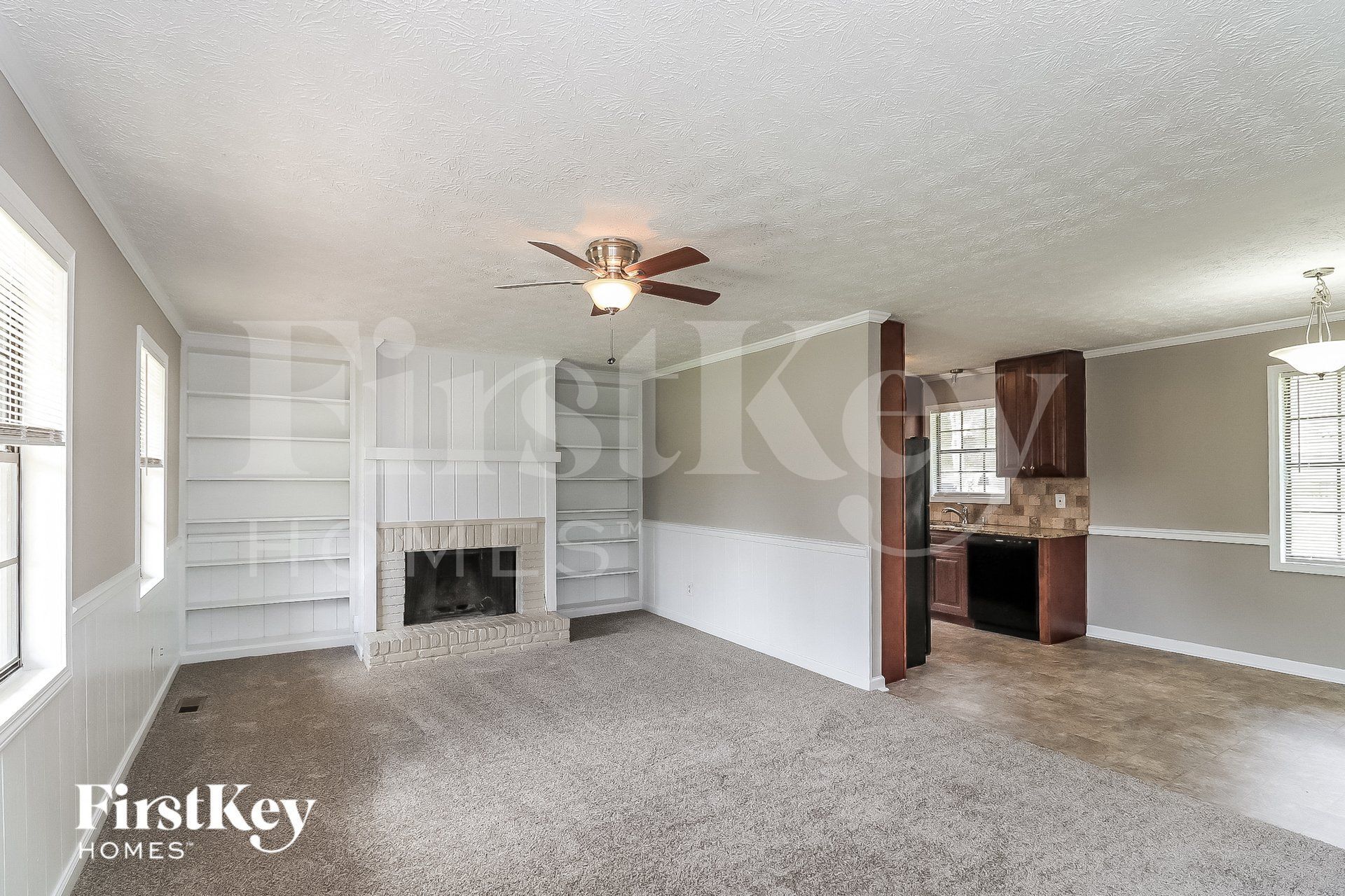 Building Photo - 3762 Cambridge Dr SW