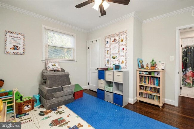 Building Photo - 741 Silver Creek Rd