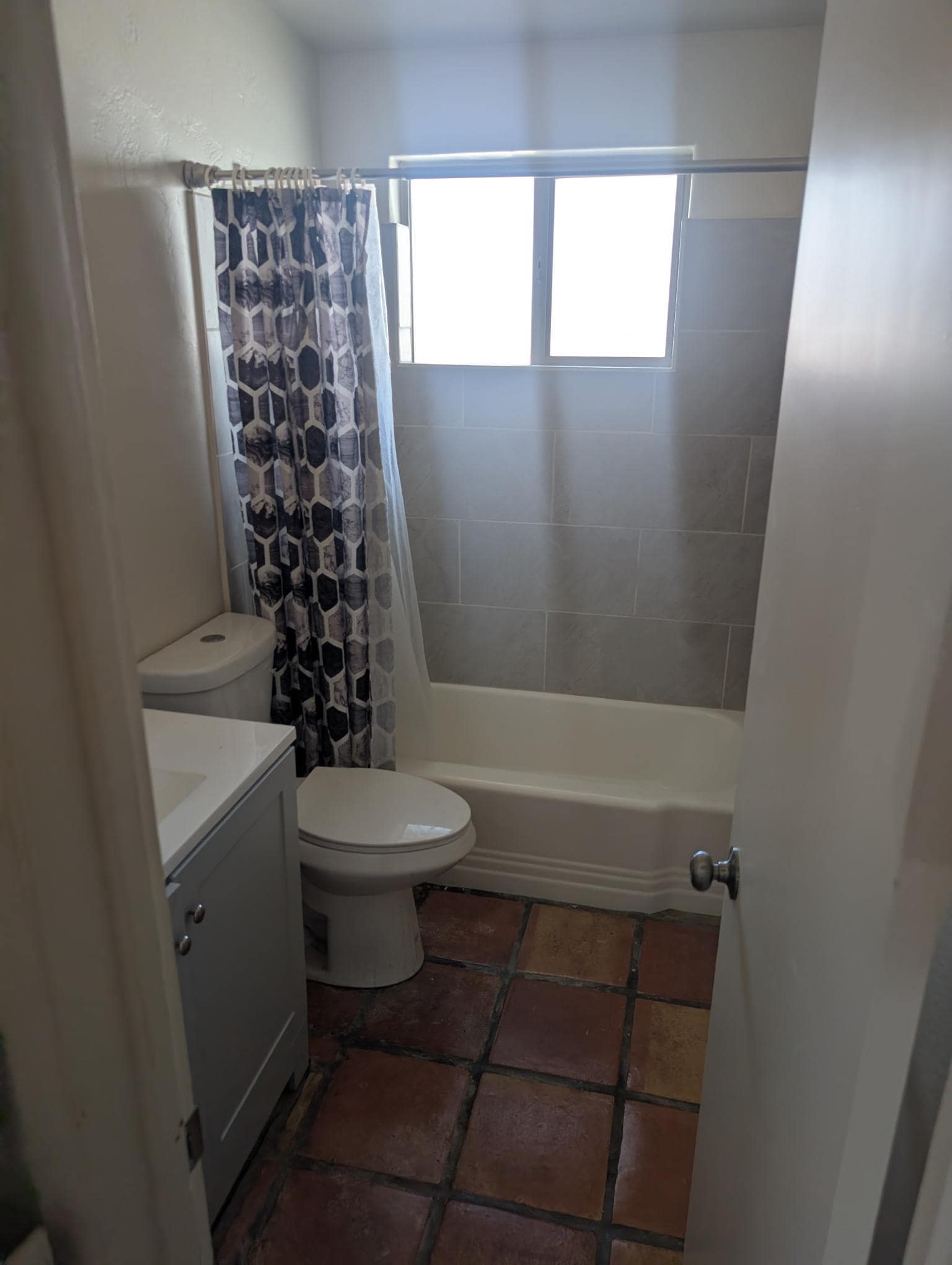 Building Photo - 2231 E Grant Rd