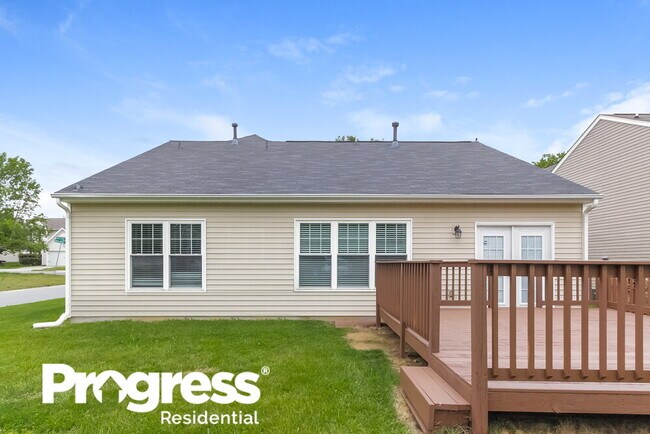 Building Photo - 10129 Green Hedge Ave