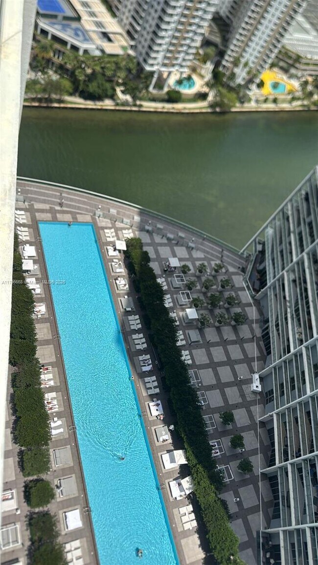 Building Photo - 475 Brickell Ave