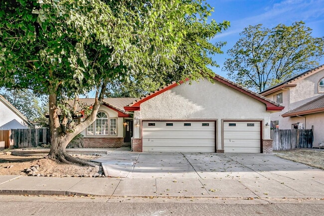 Building Photo - Charming Winters neighborhood