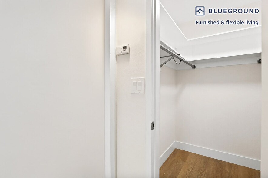 Building Photo - 1821 S Bentley Ave