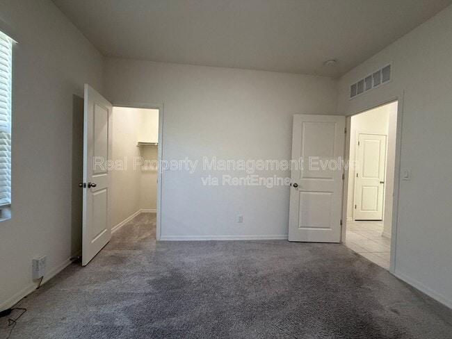 Building Photo - 4710 N 194th Dr