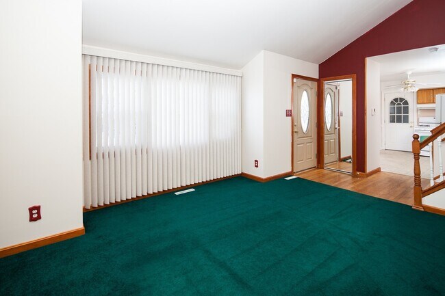 Building Photo - Todd Estates Home near UofD - Showing Wednesday 5/6 12pm-12:30pm