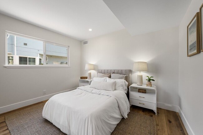 Building Photo - 212 Orange St