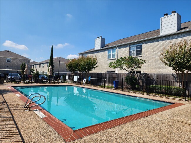 Building Photo - 7597 Cambridge St