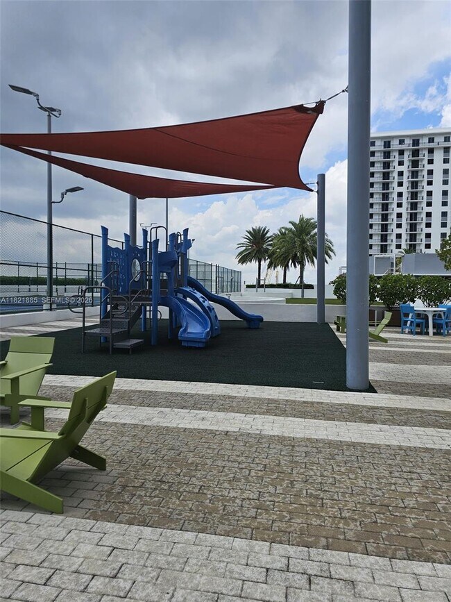 Building Photo - 16385 Biscayne Blvd