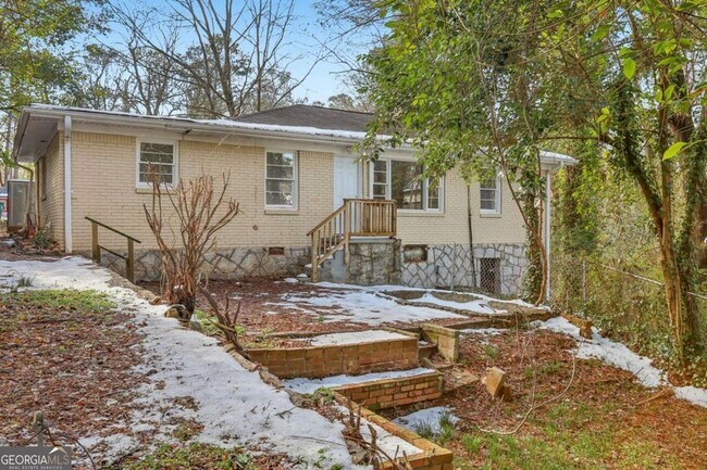 Building Photo - 1840 Camellia Dr