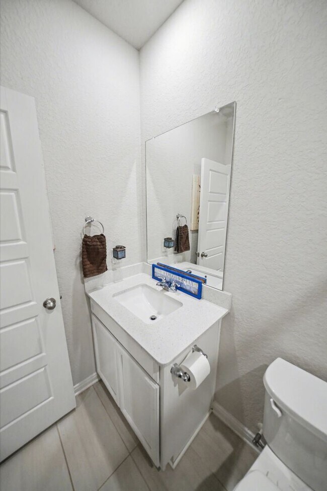 Building Photo - Stylish & Spacious 5-Bed in Prime Schertz Location! - Realtor Commission: $500