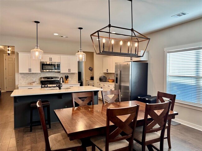 Building Photo - 275 Hedgefield Dr