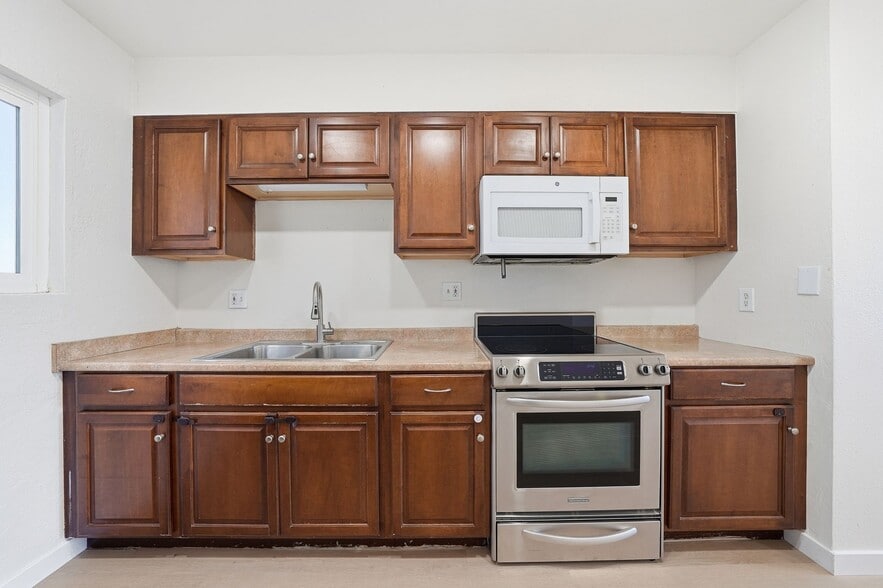 Building Photo - 12621 Lindo Ln