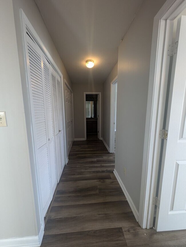 Building Photo - Quiet 2 bed 2 bath duplex home in Franklin!