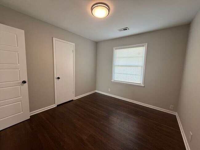 Building Photo - 3 Bedroom in East Nashville!