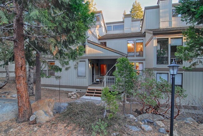 Building Photo - SKI LEASE: Kings Beach; Updated & Well App...
