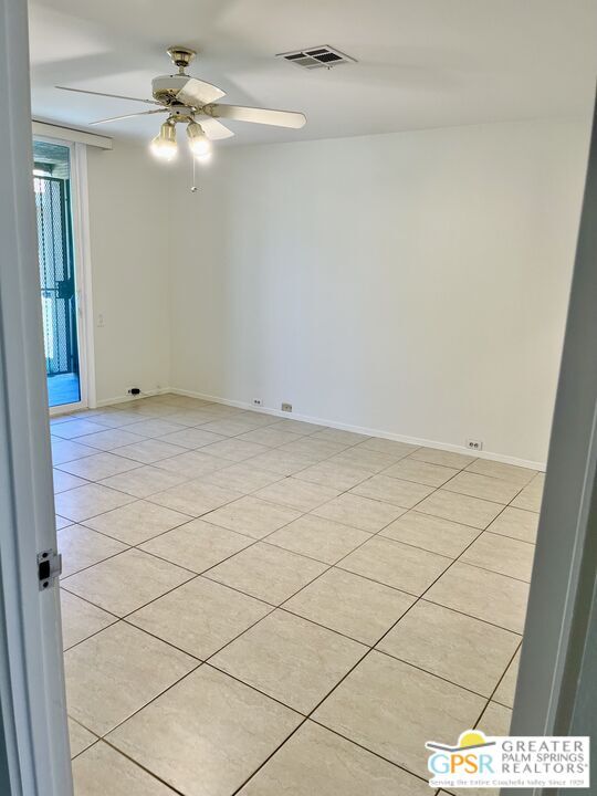 Building Photo - 2559 Whitewater Club Dr