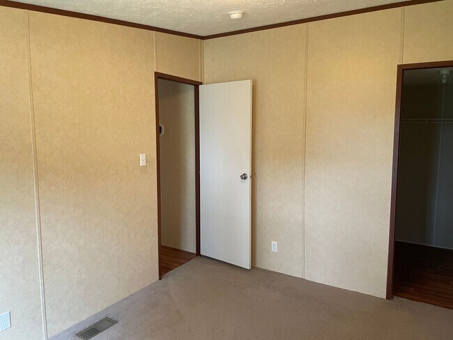 Building Photo - 3 Bedroom 2 Bathroom-Manufactured Home In Shallotte NC