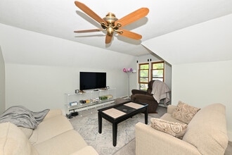 Building Photo - Arcadian Duplex