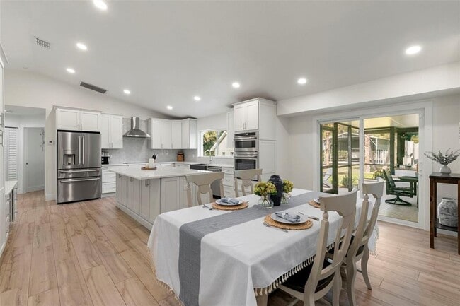 Building Photo - 1020 19th St SW