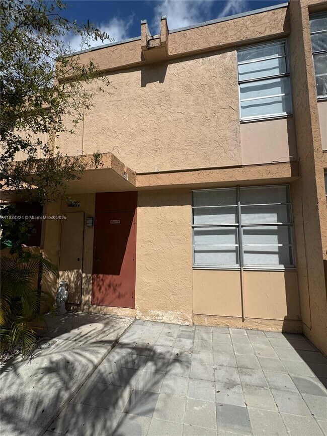 Building Photo - 6007 SW 69th St
