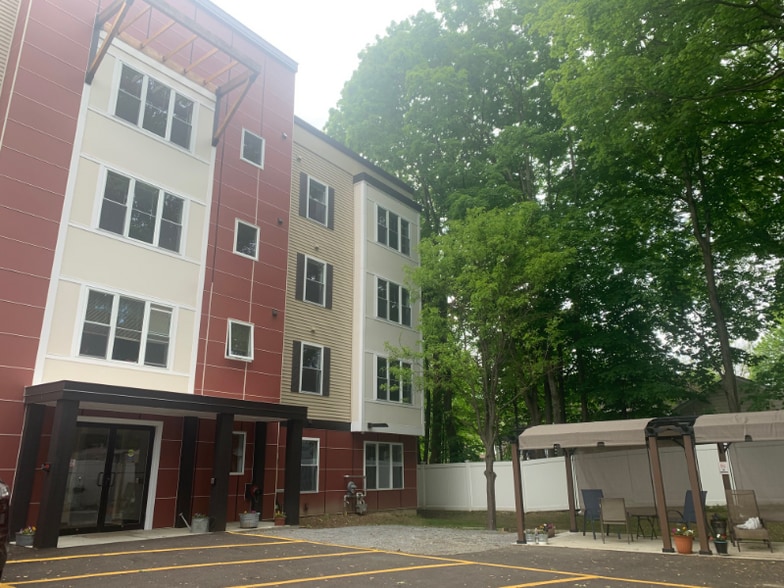 Primary Photo - 15 Park St