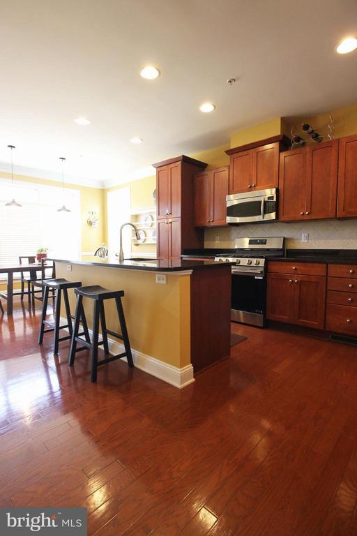 Building Photo - 421 N George Mason Dr